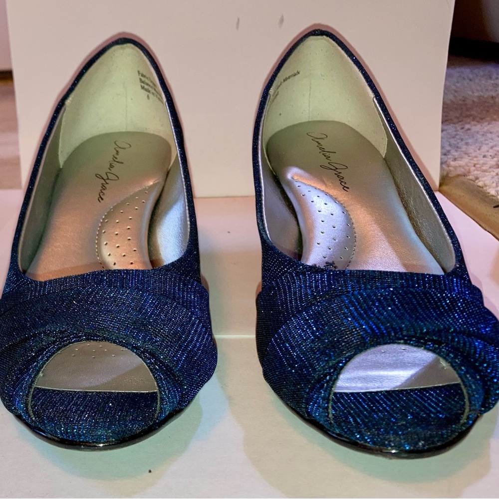 Blue Sparkly Amelia Grace Peep Toe Heel Size 6
